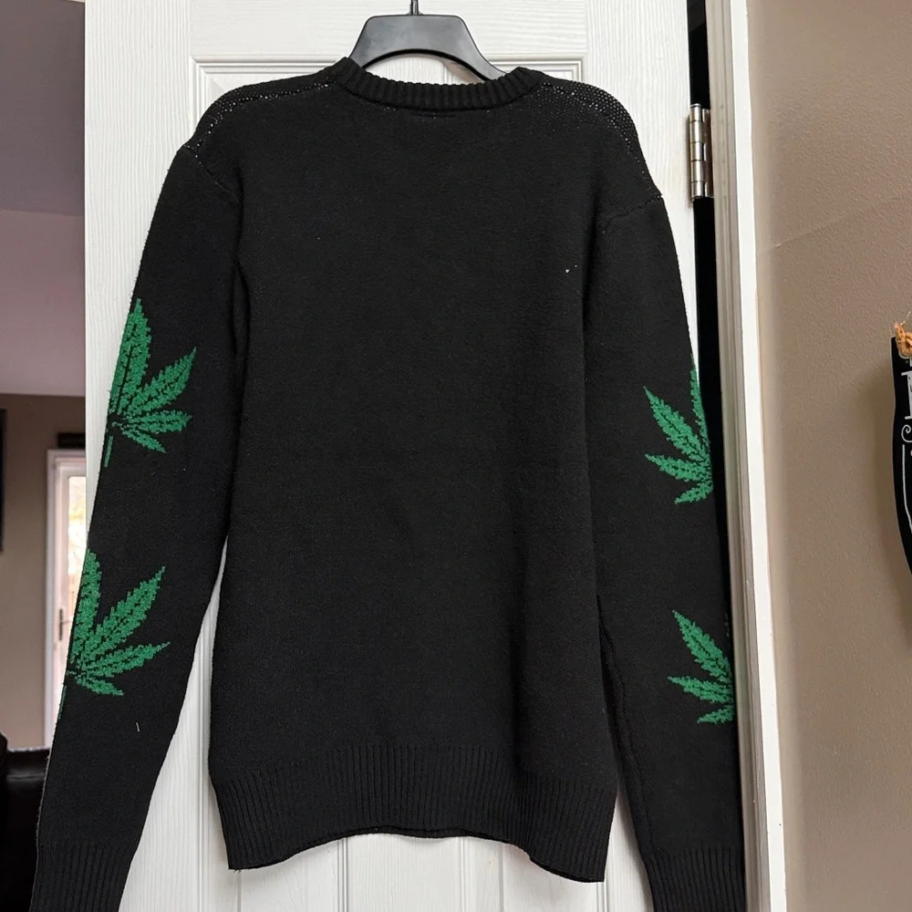 Rgstr Skull and Leaf Sweater Medium NWT - Picture 7 of 7